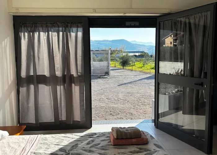 Red House- Per Quattro Апартаменты Montecorvino Rovella